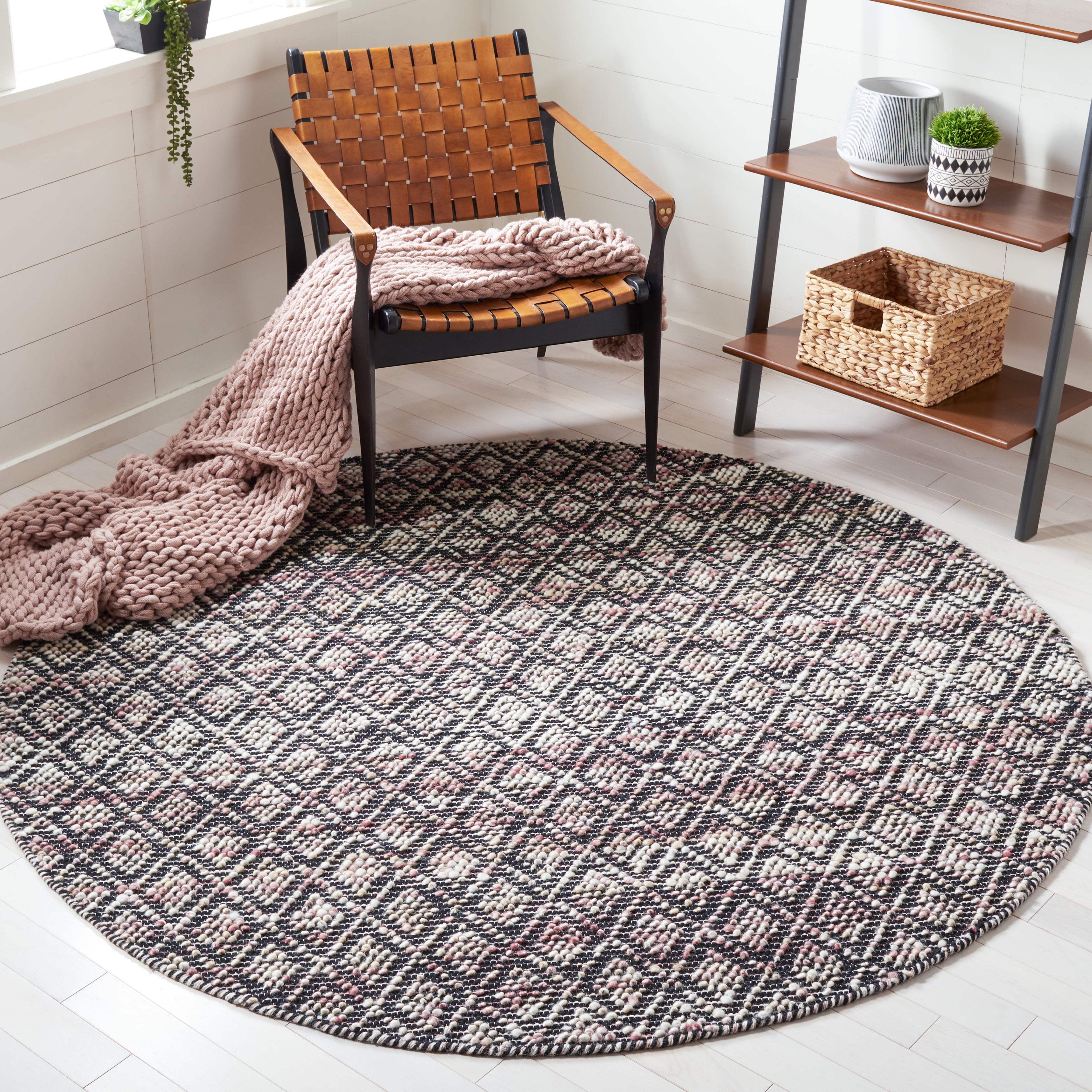 SAFAVIEH Natura Harold Diamond Area Rug, Ivory/Red, 6' x 6' Round