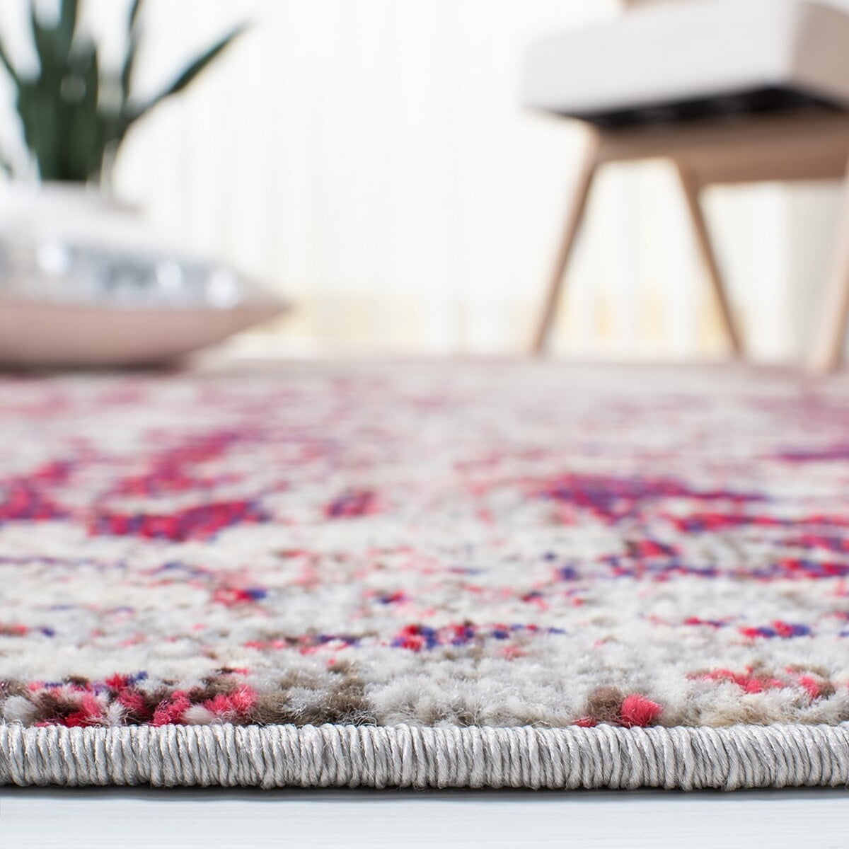 SAFAVIEH Madison Flowers Vintage Abstract Area Rug, Beige/Wine, 5'3" x 7'6"
