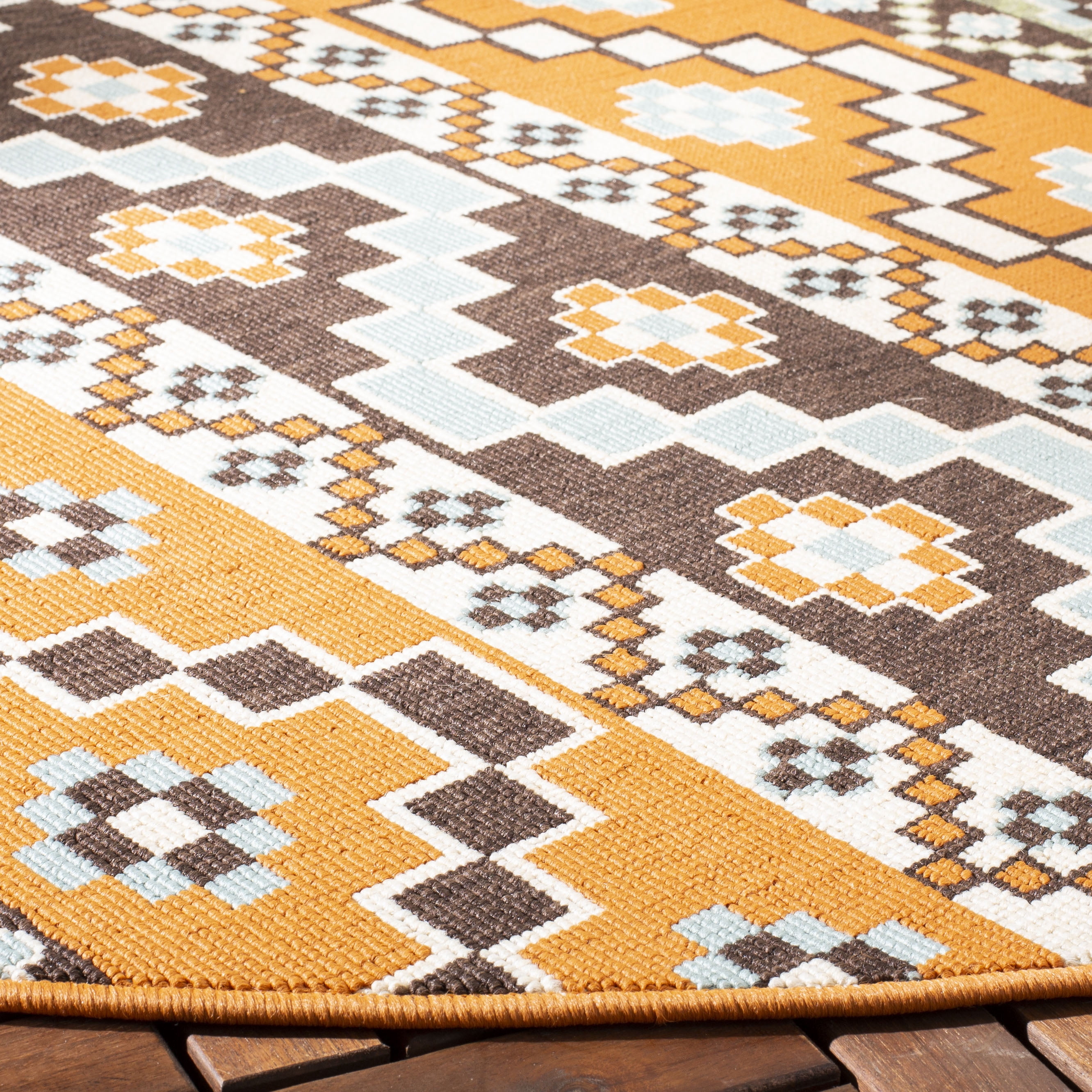 SAFAVIEH Veranda Luwig Geometric Indoor/Outdoor Area Rug, Terracotta/Chocolate, 5'3" x 5'3" Round