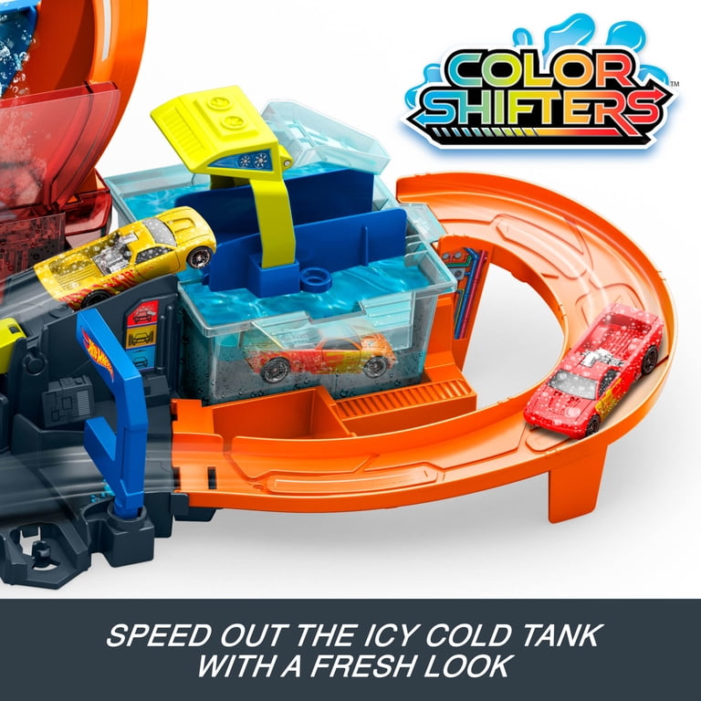 Hot Wheels City Mega Loop Car Wash Playset with Vehicle photo 5