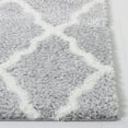 thumbnail image 3 of SAFAVIEH Tahoe Gerald Quatrefoil Shag Area Rug, 5' x 7', Light Grey/White, 3 of 8