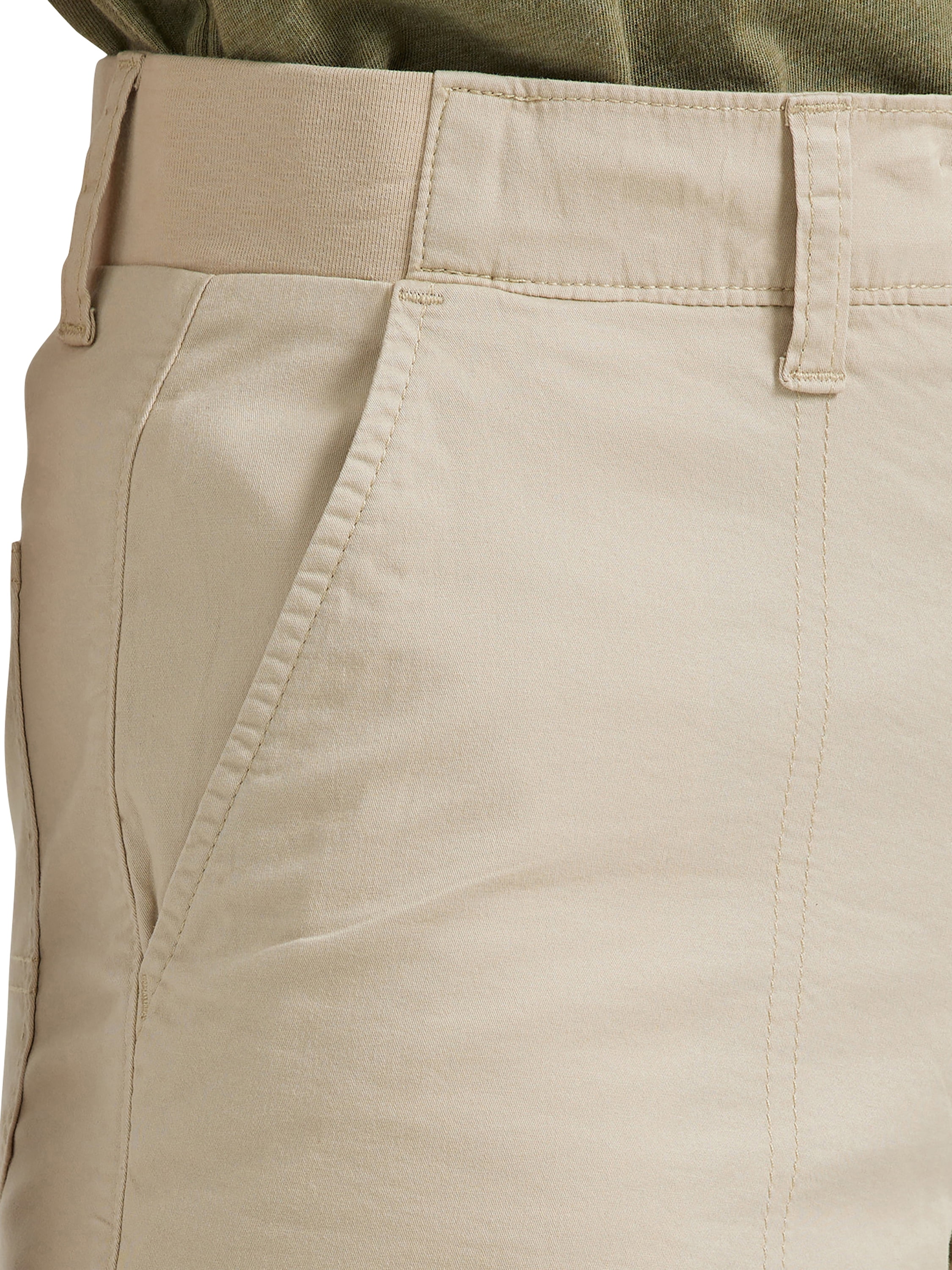 Lee® Women's Mid Rise 7" Utility Short
