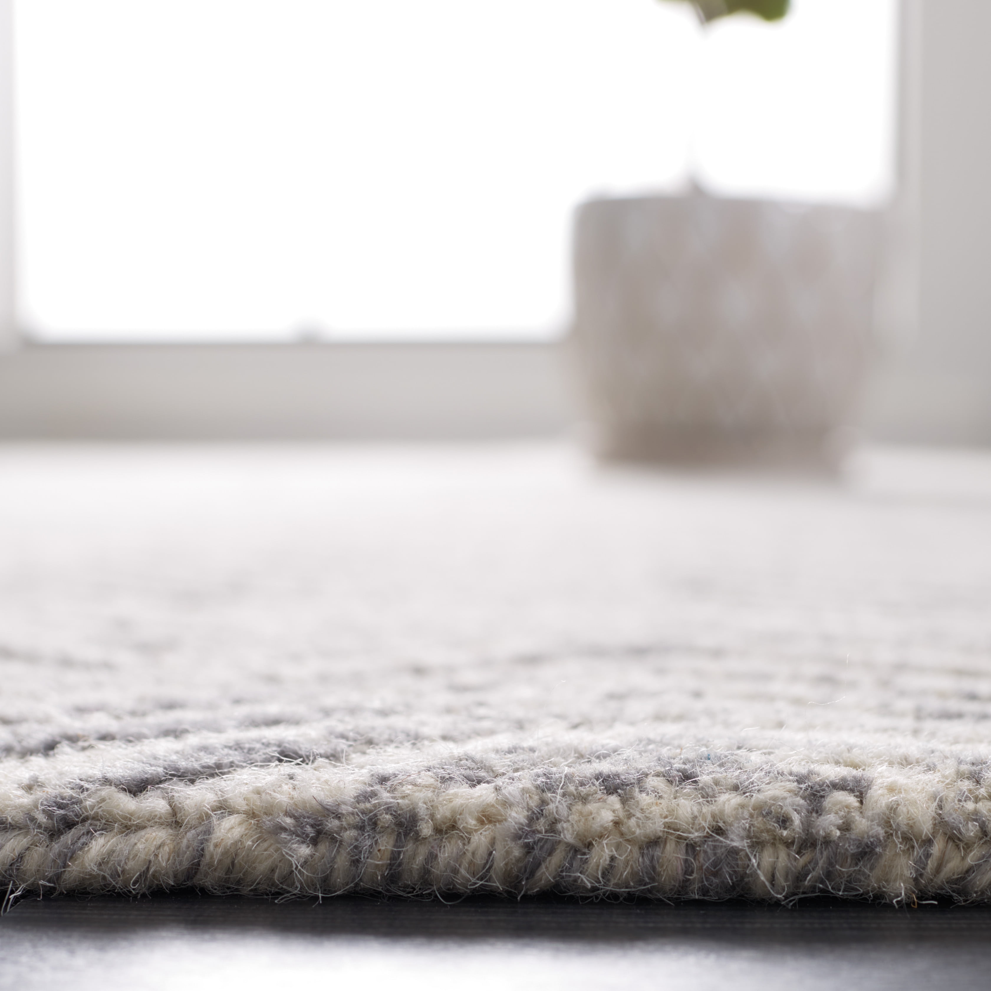 SAFAVIEH Metro Lucina Wavy Striped Runner Rug, Silver, 2'3" x 9'