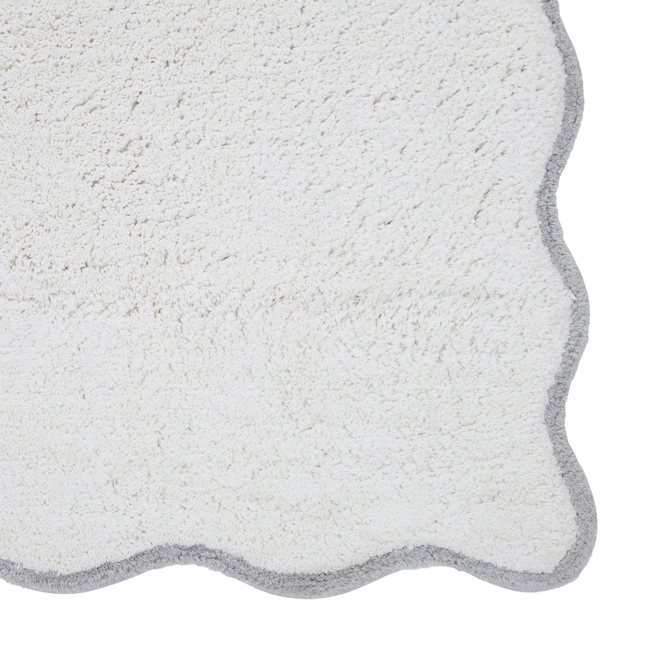 VCNY Home Scallop Light Grey Cotton Bath Rug, 17" x 24"