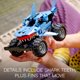 thumbnail image 4 of grupo mecánico Monster Jam Megalodon 2 en 1 camión tiburón retráctil, 4 of 5