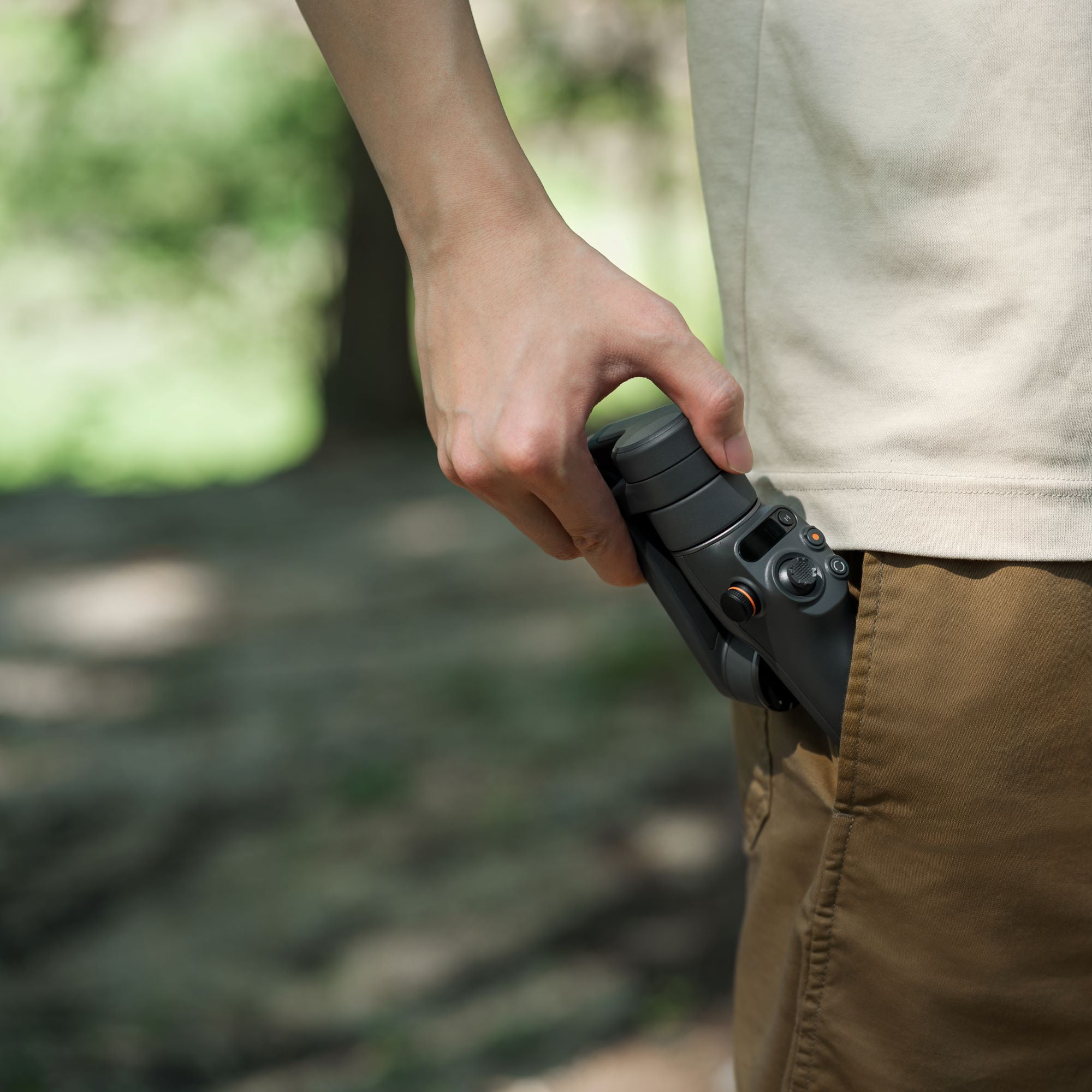 DJI Osmo Mobile 6 Phone Stabilizer Gets Enhanced Motion Tracking, Refined  Design - CNET
