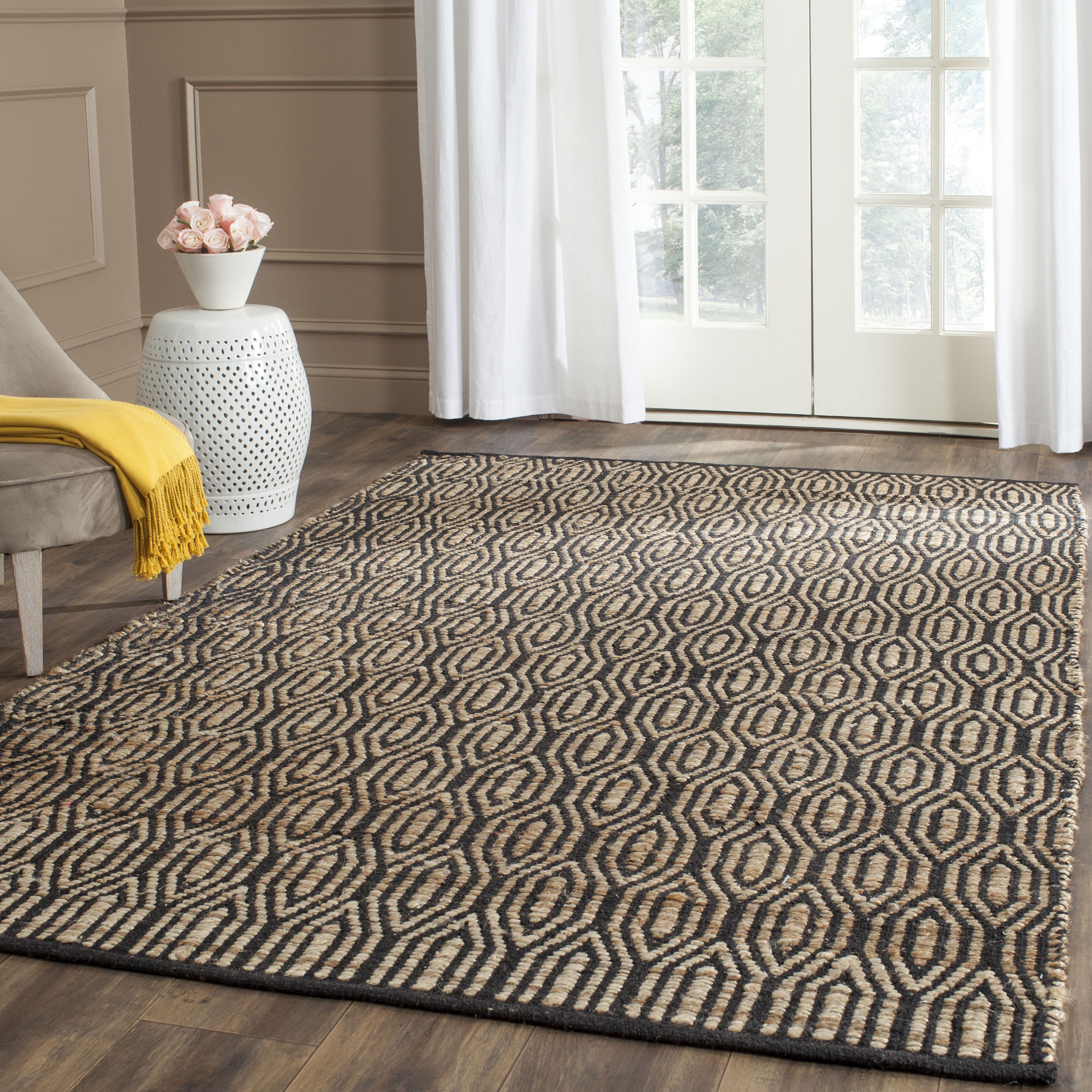SAFAVIEH Cape Cod Kingsley Braided Geometric Area Rug, Black/Natural, 6