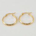 thumbnail image 1 of Pendientes de hebilla con patrón de Gran Muralla de acero de titanio dorado de 18 k, pendientes de acero inoxidable sencillos de moda para mujer, 1 of 4