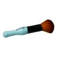 thumbnail image 1 of Brocha de maquillaje suave para polvo y rubor, herramienta esencial en azul vibrante. Ideal para aplicación rápida y ligera de polvo compacto o suelto. Con cerdas de nylon amigables con la piel,, 1 of 6