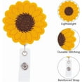 thumbnail image 4 of Porta credencial retráctil con diseño de girasol para enfermería, paquete de 2, con clip y correa reforzada., 4 of 7