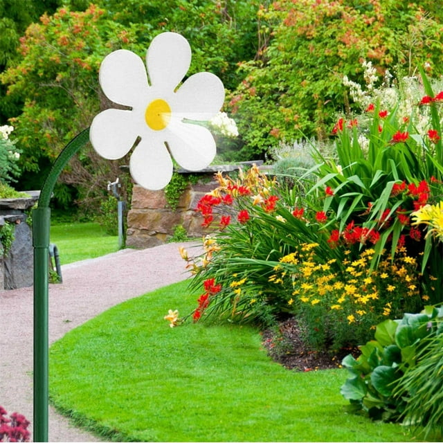 Garden Sun Flower Sprinkler Plastic Sprinkler Garden Work Tool Decoration