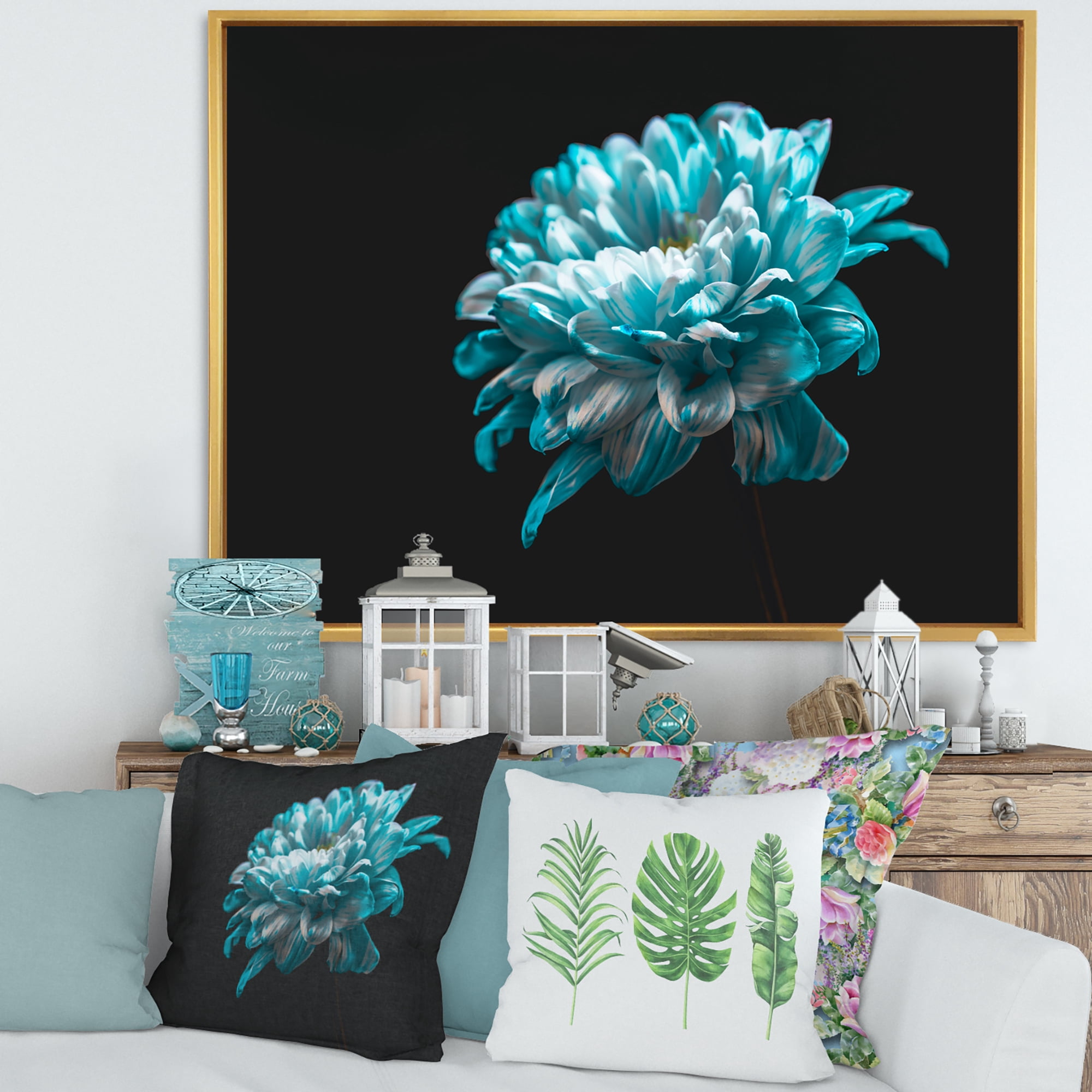 Designart 'Close Up Of White and Pure Blue Daisy Flower II' Traditional Framed Canvas Wall Art Print