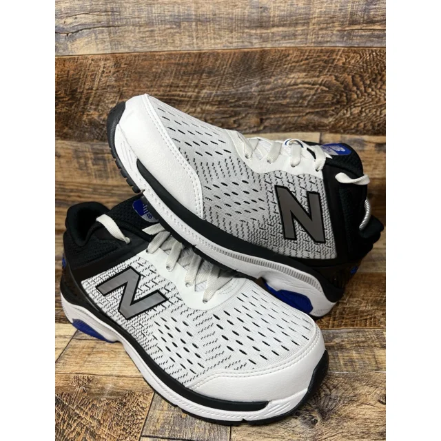 New Balance 847 V4 Grey Black White Mens SZ 8.5 (4E) WIDE Running Shoes Sneakers