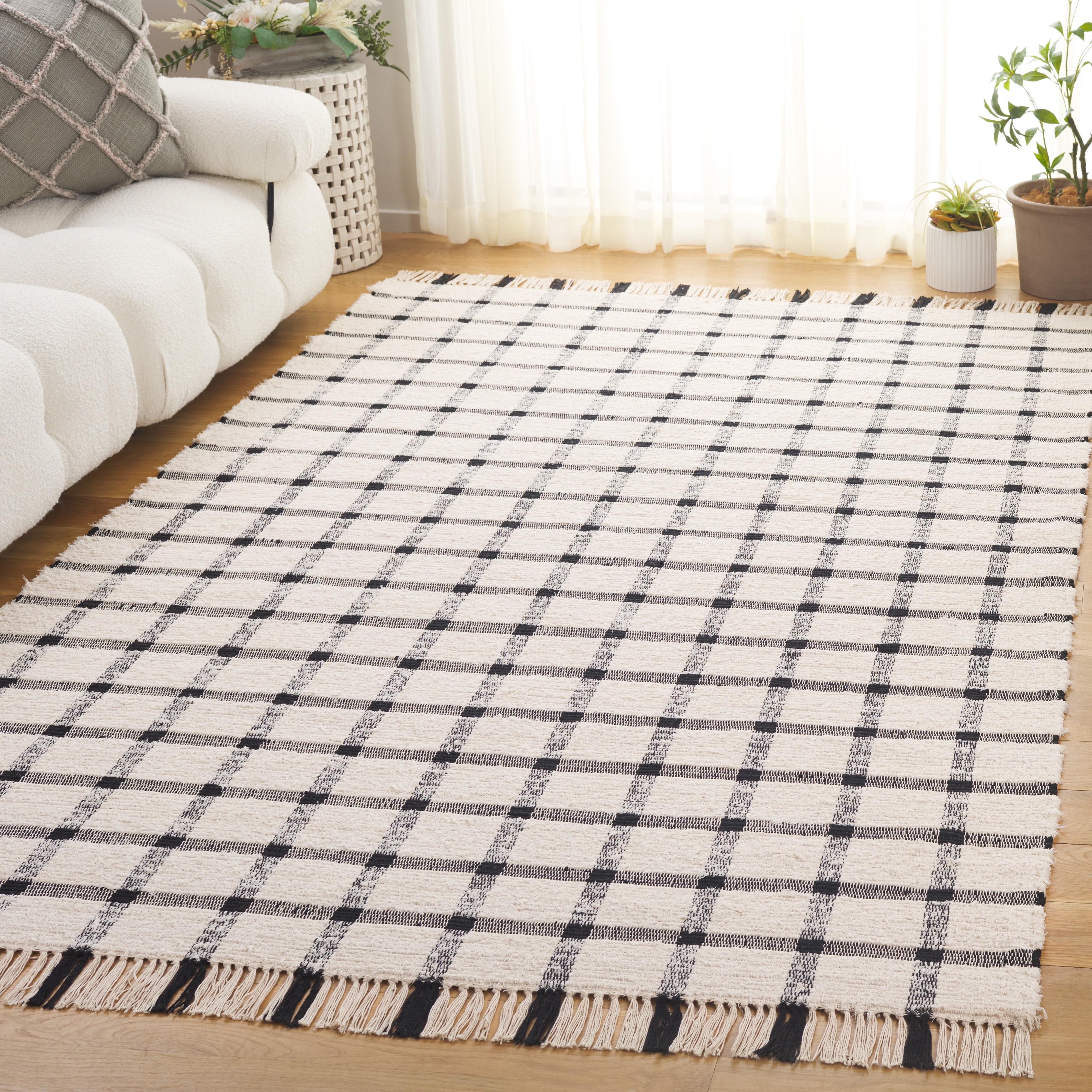 SAFAVIEH Montauk Bevin Checkered Area Rug, Ivory/Black, 6' x 6' Square