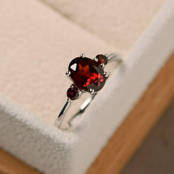 Natural Garnet ring, three stone ring, sterling silver, January birthstone ring,vintage ring