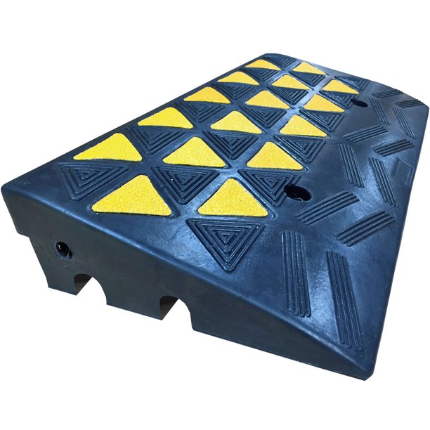 Electriduct 4" Rise Reflective Rubber Curb Ramp Only