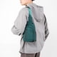 thumbnail image 4 of Bolso de pecho de nailon impermeable para hombre, 4 of 5