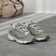 thumbnail image 2 of Zapatillas Skechers D'Lites - Me Time para Mujer Gris/Blanco Talla 6.5 Ancha, 2 of 9
