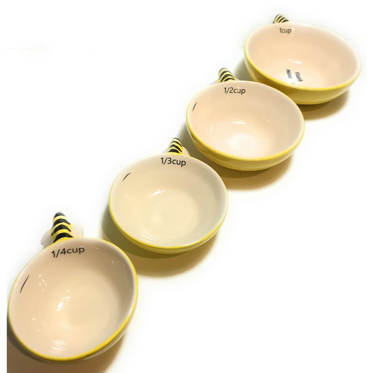 B+W Stoneware Measuring Cups with Gold Rim | Set of 4
