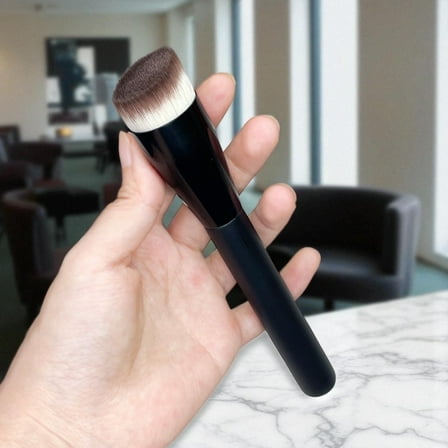 Professional Angled Foundation Concealer Brush Portable Beginner Makeup Tool 1 pcs