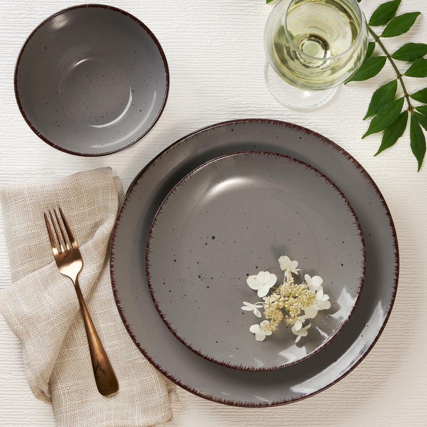 Safdie & Co. Ensemble de Vaisselle Utopia de 12 Pièces, Service pour 4, Vaisselle de Fête, Tendances Maison et Essentiels du Réseau Alimentaire Maison, Assiettes de Dîner en Grès, Gris