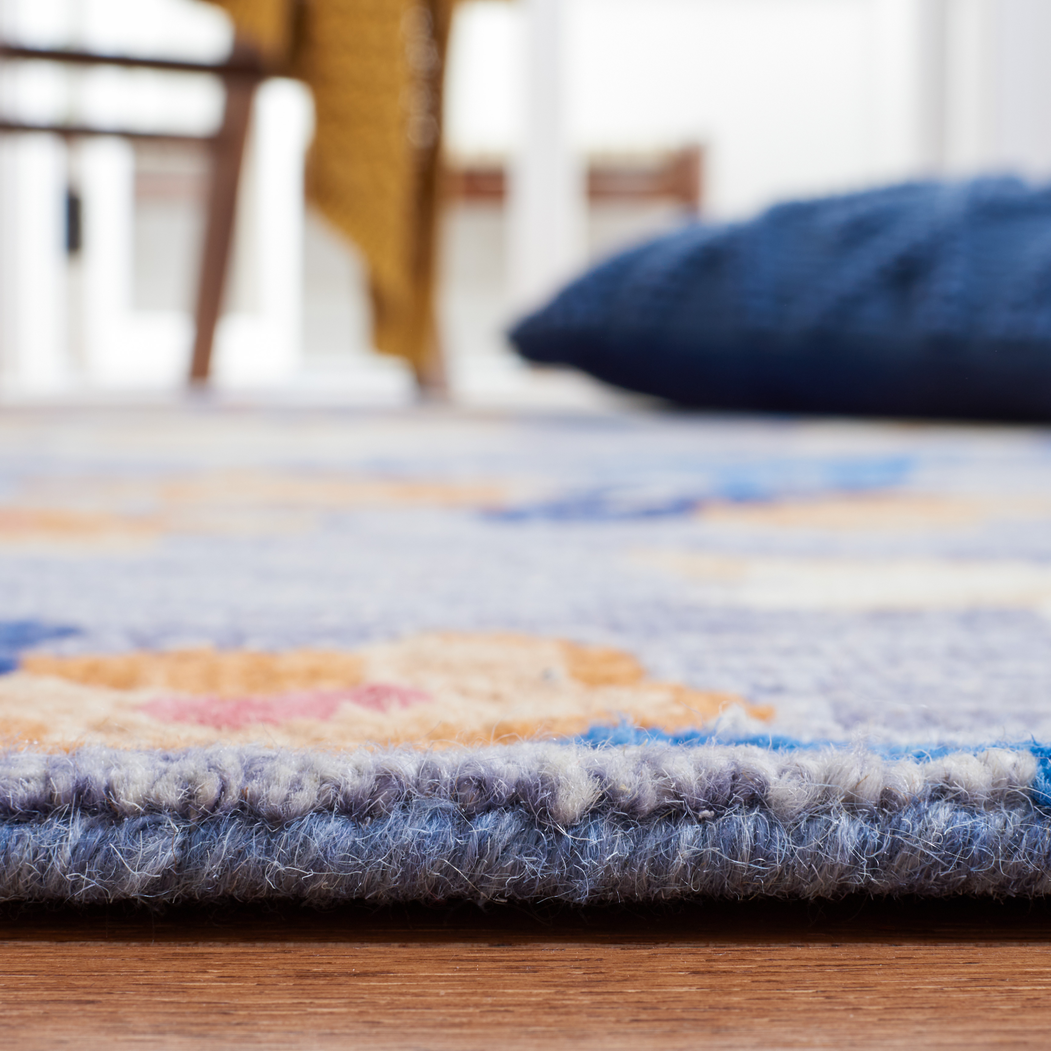 SAFAVIEH Jardin Ruadhan Floral Wool Area Rug, Blue/Ivory, 6' x 6' Square