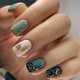 thumbnail image 1 of Uñas postizas adhesivas Xenophoer verde con estampado de leopardo y foil dorado, 24 piezas, 1 of 6