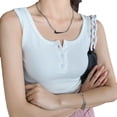 thumbnail image 1 of Top liso básico elástico ajustado con cuello redondo y canalé para mujer, 1 of 5