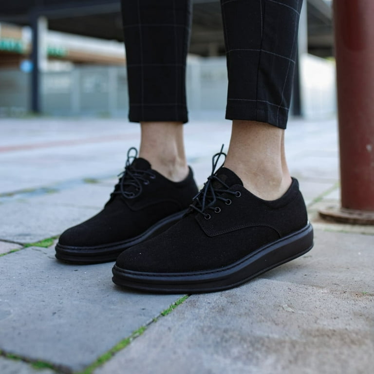 Getty in All Black Suede