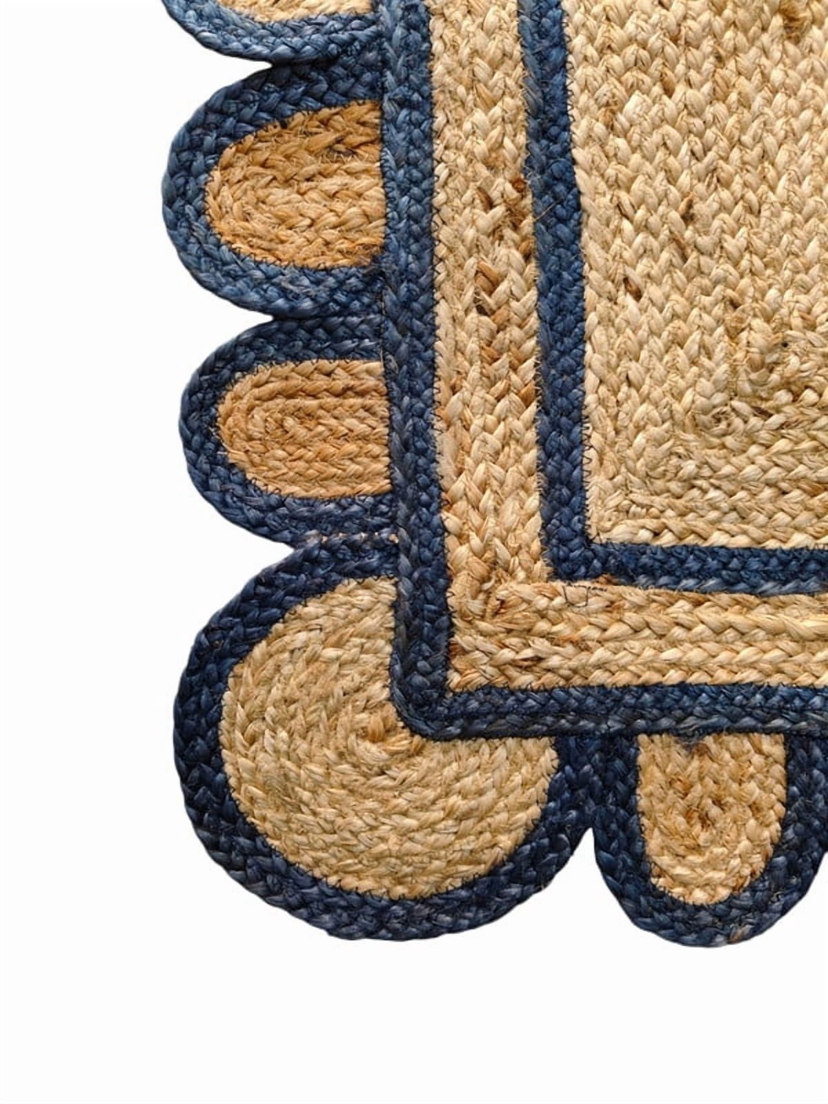 KLAVATE Scalloped Natural Mini Jute Rug