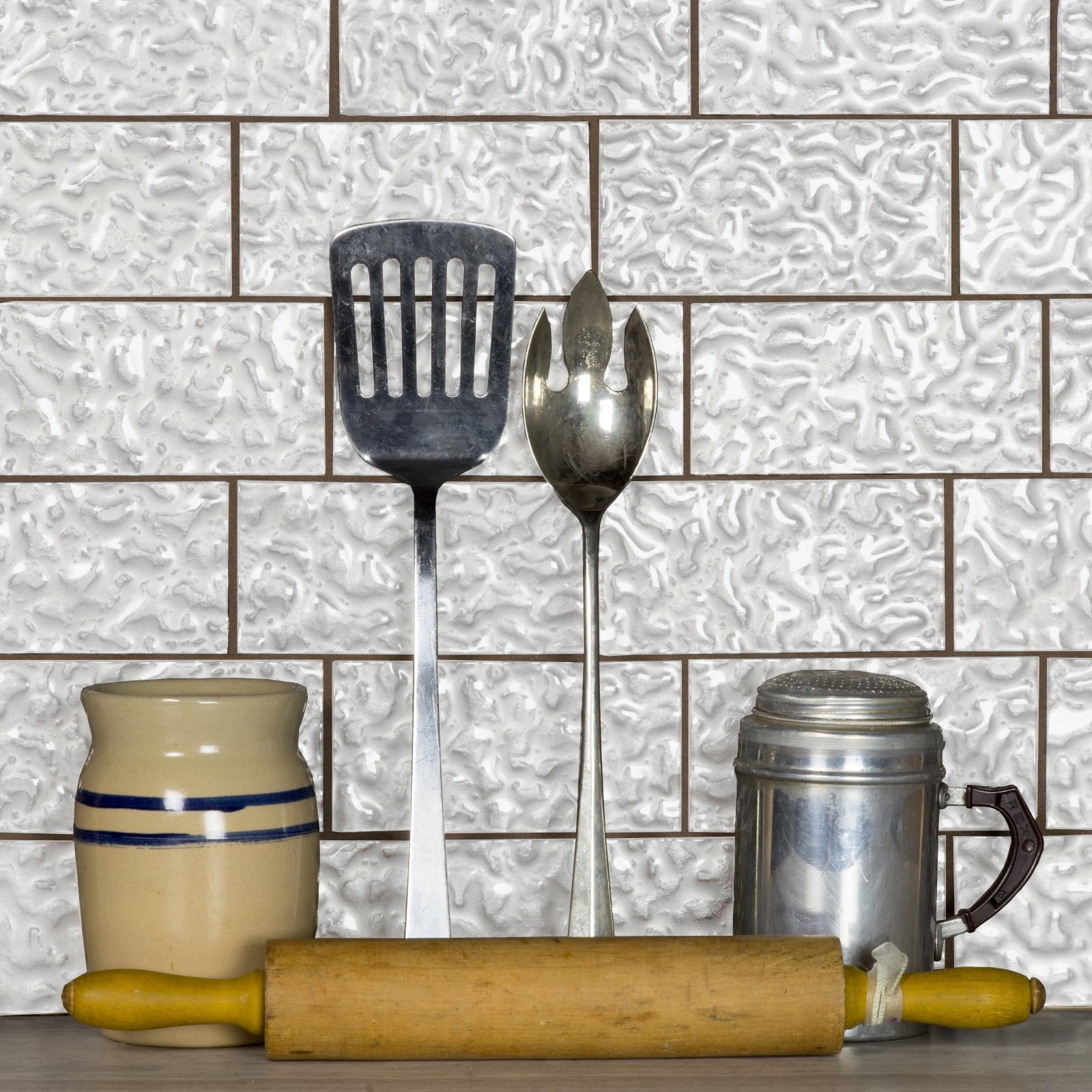 metallic glass subway tile