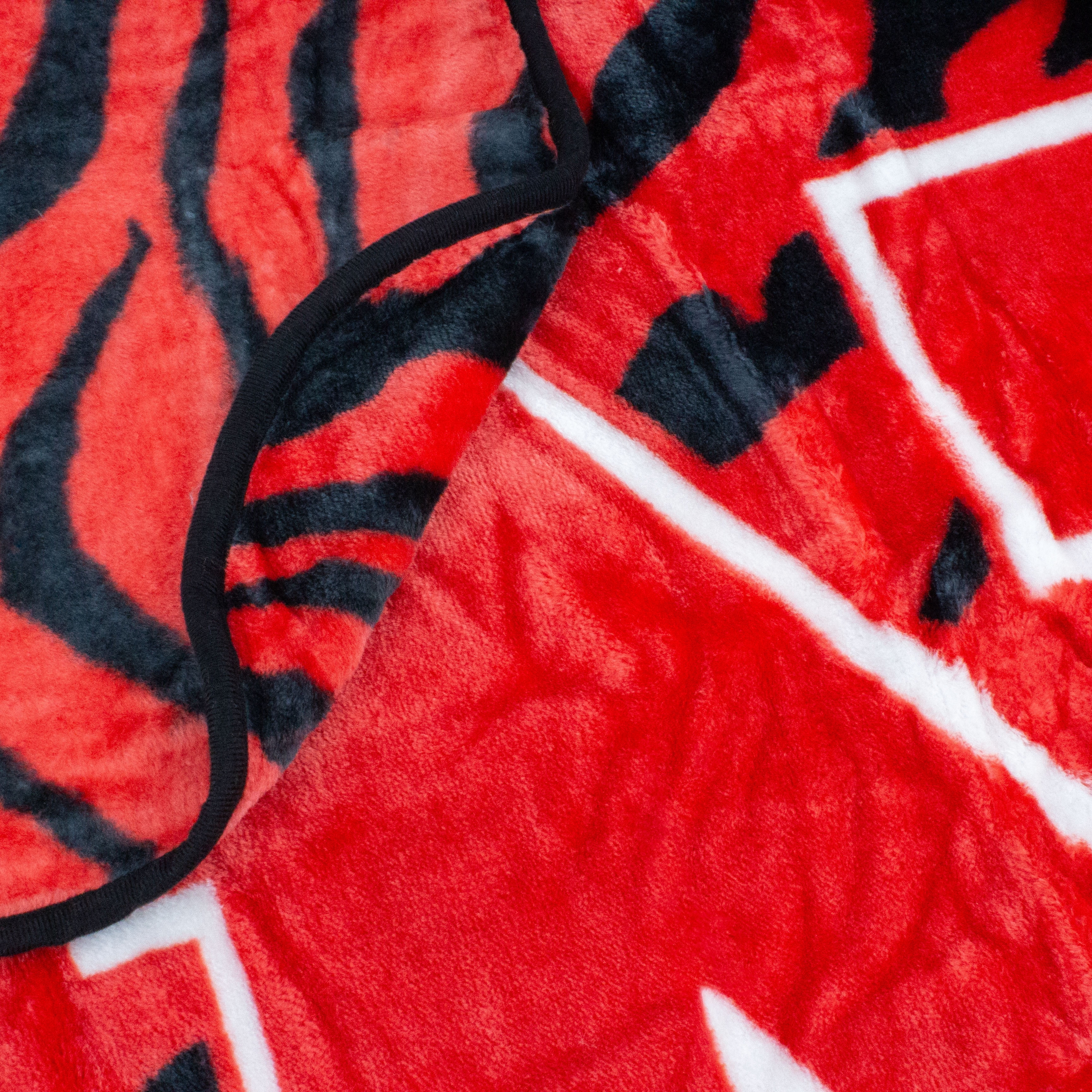 College Covers Everything Comfy Nebraska Cornhuskers Soft Raschel Throw Blanket, 60" x 50"
