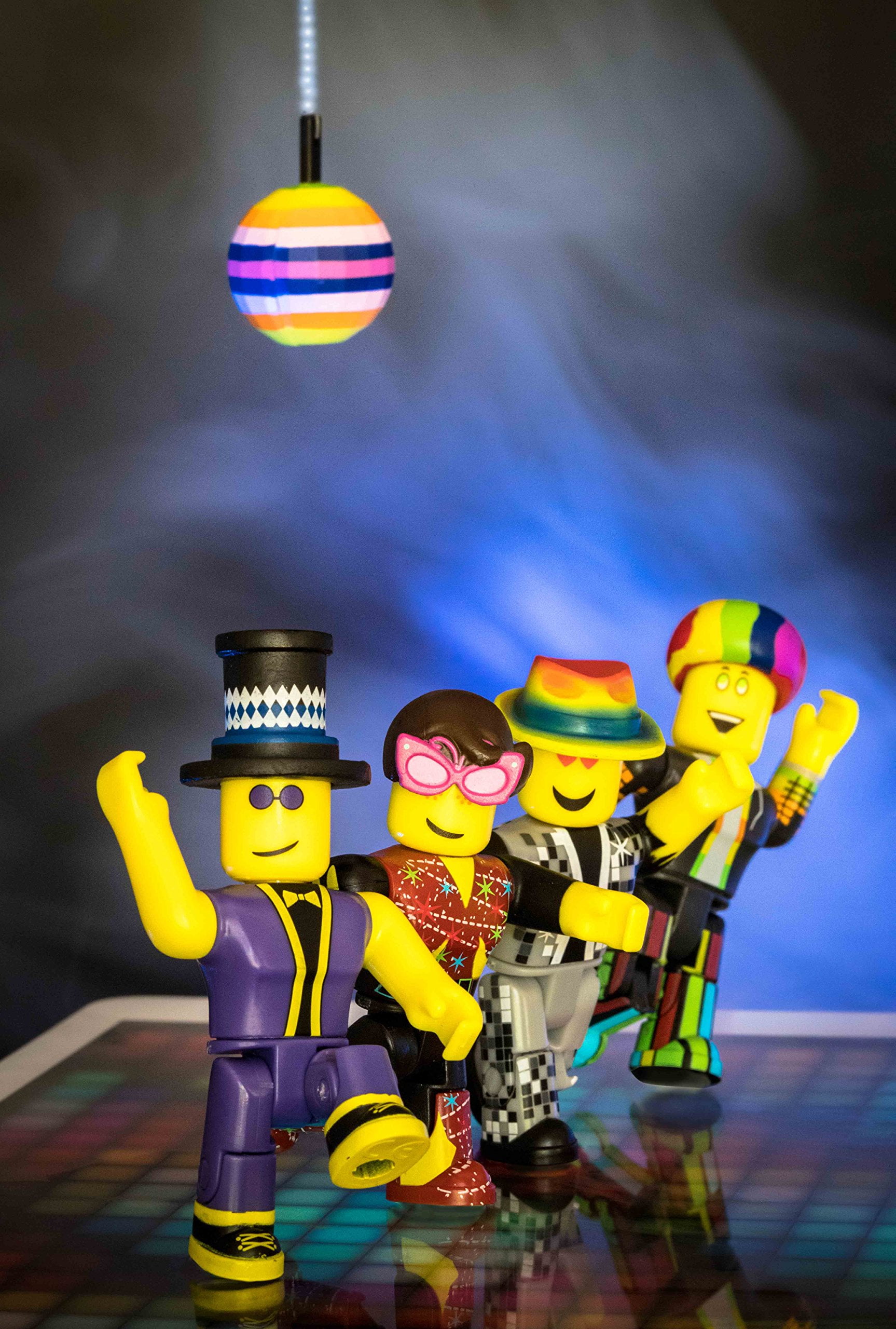 Roblox Action Collection Disco Madness Four Figure Pack Includes Exclusive Virtual Item Walmart Com Walmart Com - roblox disco