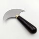 thumbnail image 4 of Cuchillo de cabeza redonda de cuero Plantional con mango de madera, cuchillo de trabajo de cuero para cortar cuero (1 pieza 90 mm), 4 of 5