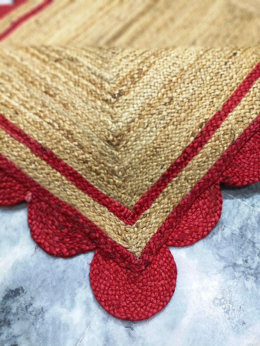 Indian Handmade Braided Natural Pure Jute with Red Scalloped Design Area Rugs Size 2 x 4 Feet ( 60 cm x 120 cm )