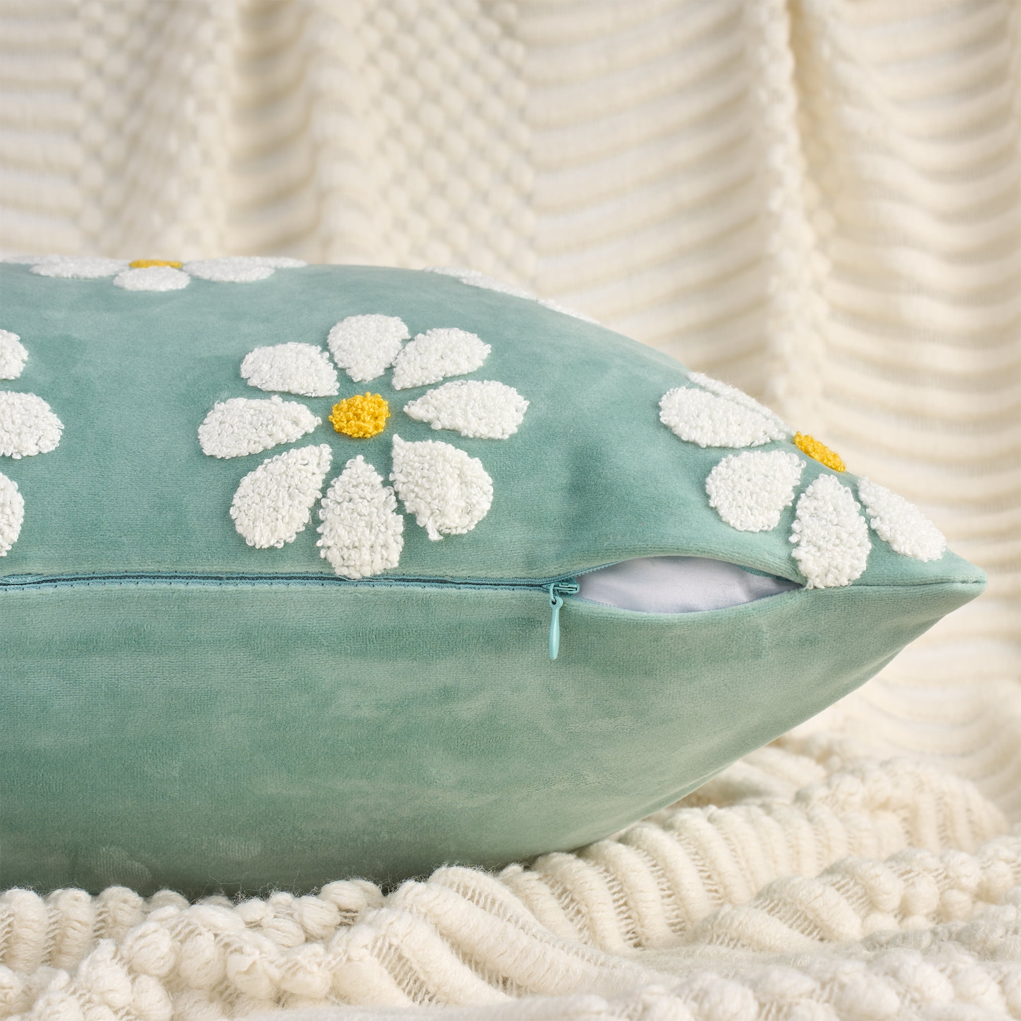 Unique Bargains Velvet Daisy Embroidery Pillow Covers Set of 2 Green 18" x 18"