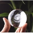 thumbnail image 2 of Pisapapeles con forma de bola de cristal de diente de león 3D, esfera de cristal grabada con láser, globo de meditación, decoración del hogar con soporte de cristal, 2 of 3