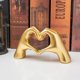 thumbnail image 5 of Escultura Lynagert de manos en forma de corazón pequeña, decorativa dorada, 5 of 7