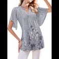 thumbnail image 2 of Blusas de Corta con Cuello en V para Mujer, Blusas Florales de Doble Capa de , Túnicas, Tops Estampado de Flores Grises S, 2 of 9