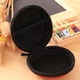 thumbnail image 1 of unbranded Concha Dura Para Auriculares Y Dispositivos Electrónicos Con Cierre De Cremallera Y, 1 of 7