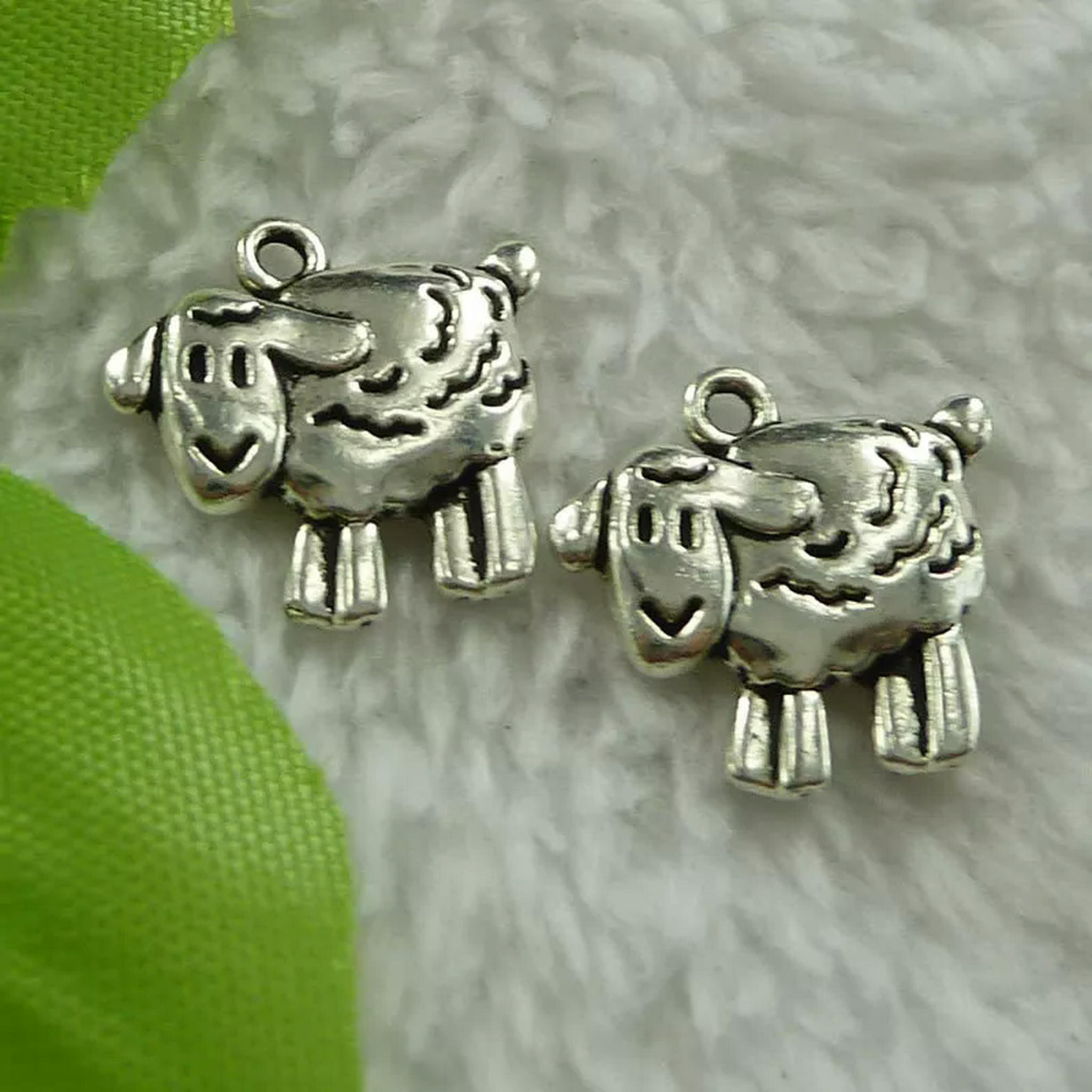 HOOUN 140 pcs tibet silver sheep charms 18x16mm B2787