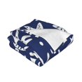 thumbnail image 2 of Manta de franela con diseño de conchas blancas, corales y estrellas de mar en color azul para decoración de dormitorio, sofá cama de 152 x 127 cm, 2 of 8