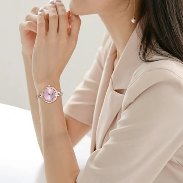 Elegant Women's Wristwatch with Exquisite Dial Design and Stylish Bracelet Accessory