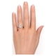 thumbnail image 2 of JeenMata Anillo de Compromiso con Halo de Moissanita de Corte Ovalado de 1,75 Quilates en Oro Blanco de 18 K sobre Plata, 2 of 6