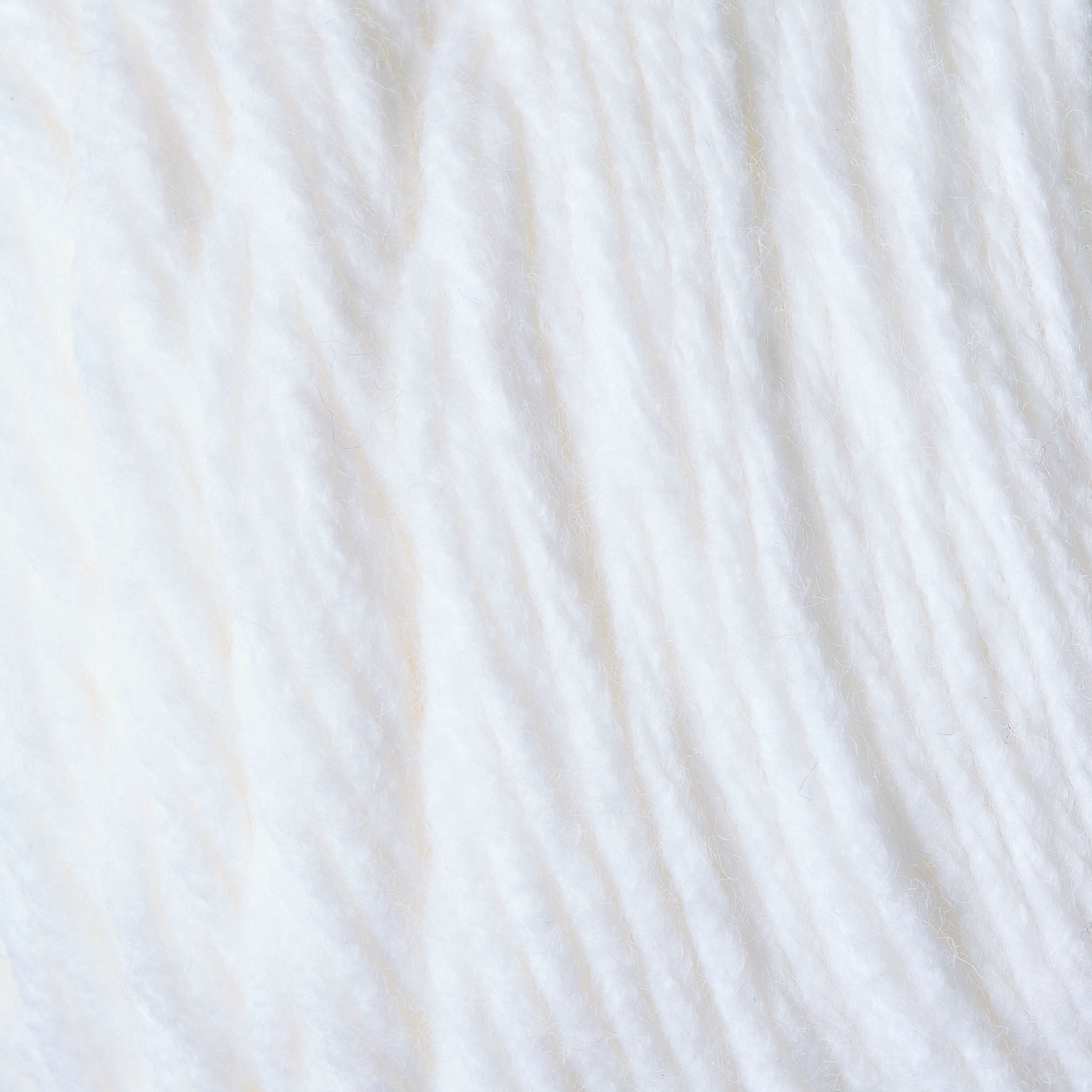 Mainstays Medium Acrylic White Yarn, 7 oz 397 yards