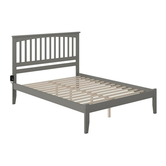 Pemberly Row Coastal Wood Queen Platform Bed with Charging USB in Gray