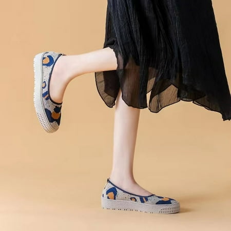 

Stylish Flying Weave Slip-on Flats - Comfort and Style Combined!