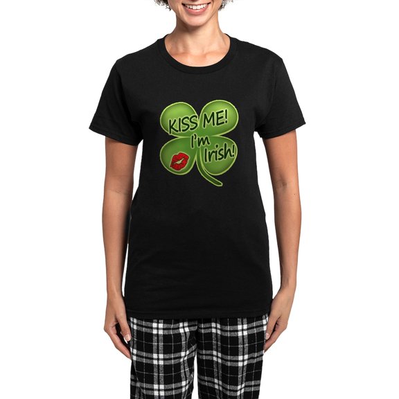 CafePress - Kiss Me I'm Irish Classic Women's Dark Pajamas - Women's Short Sleeve Print T-Shirt and Pants Dark Cotton Pajama Set
