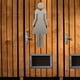 thumbnail image 4 of par de letreros de identificación de baño para hombres y mujeres. Letreros de identificación de baño., 4 of 5
