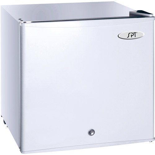 Sunpentown 1.1cu. ft. Upright Freezer